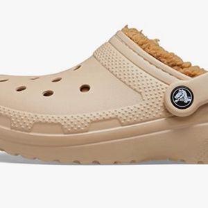 LOOKING FOR fuzzy lined crocs in the color chai